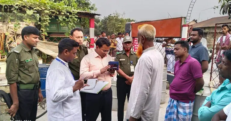 লালপুরে ভ্রাম্যমাণ আদালতের অভিযান